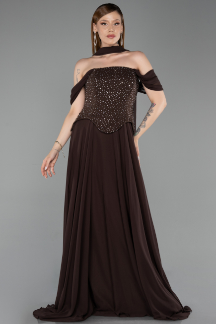 Kahve Kayık Yaka Taşlı Peplum Kesim Uzun Şifon Abiye ABU6221