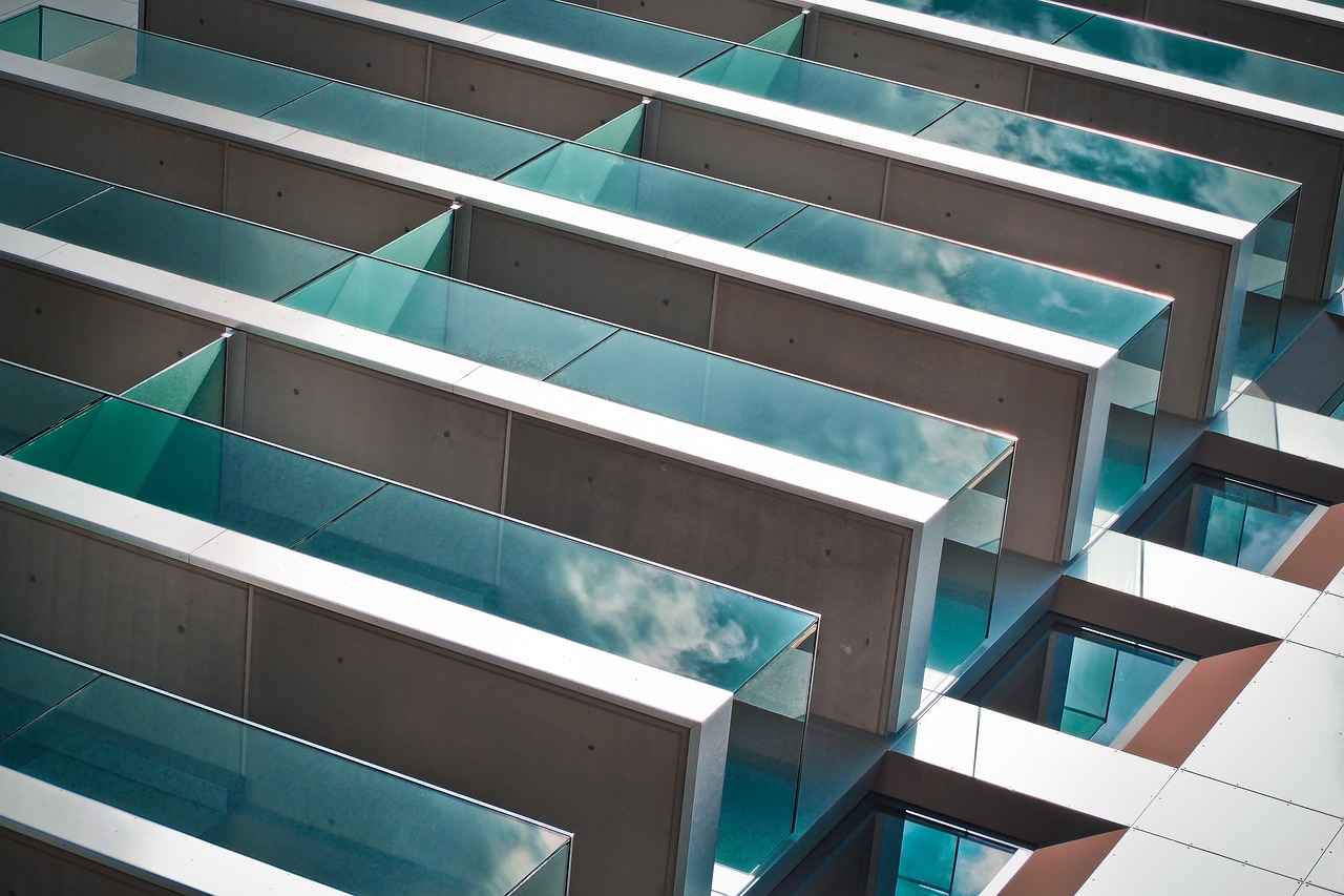 Asimetrik Kesim Abiyeler ile Kombin Önerileri